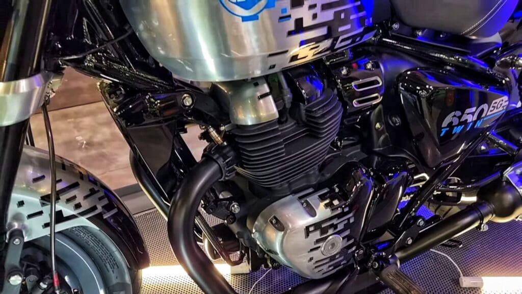 Royal Enfield SG 650 Cruiser Looks Like Terminator On Steroid! 4 Royal Enfield SG 650