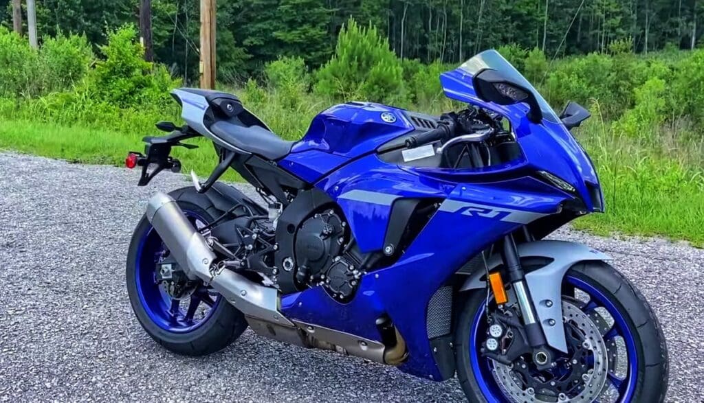 Reasons Why 2021 Yamaha R1 Is Getting More Popular In The Past Decade. 2 Yamaha R1 Price in Nepal