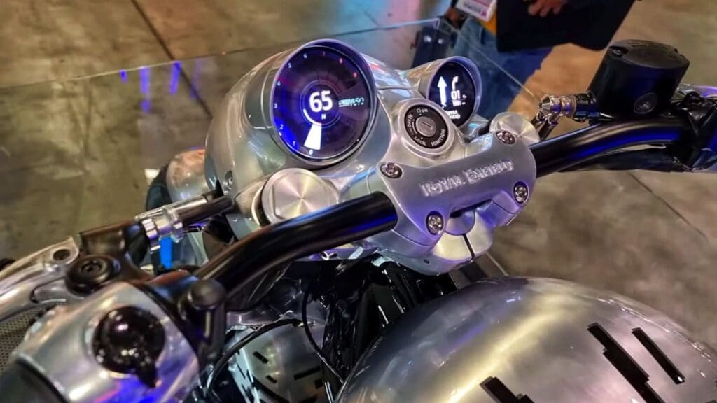 Royal Enfield SG 650 Cruiser Looks Like Terminator On Steroid! 5 Royal Enfield SG 650